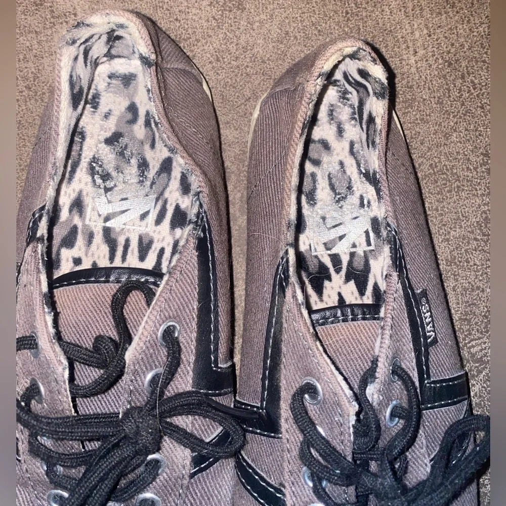 Vans - Picture 5 of 8